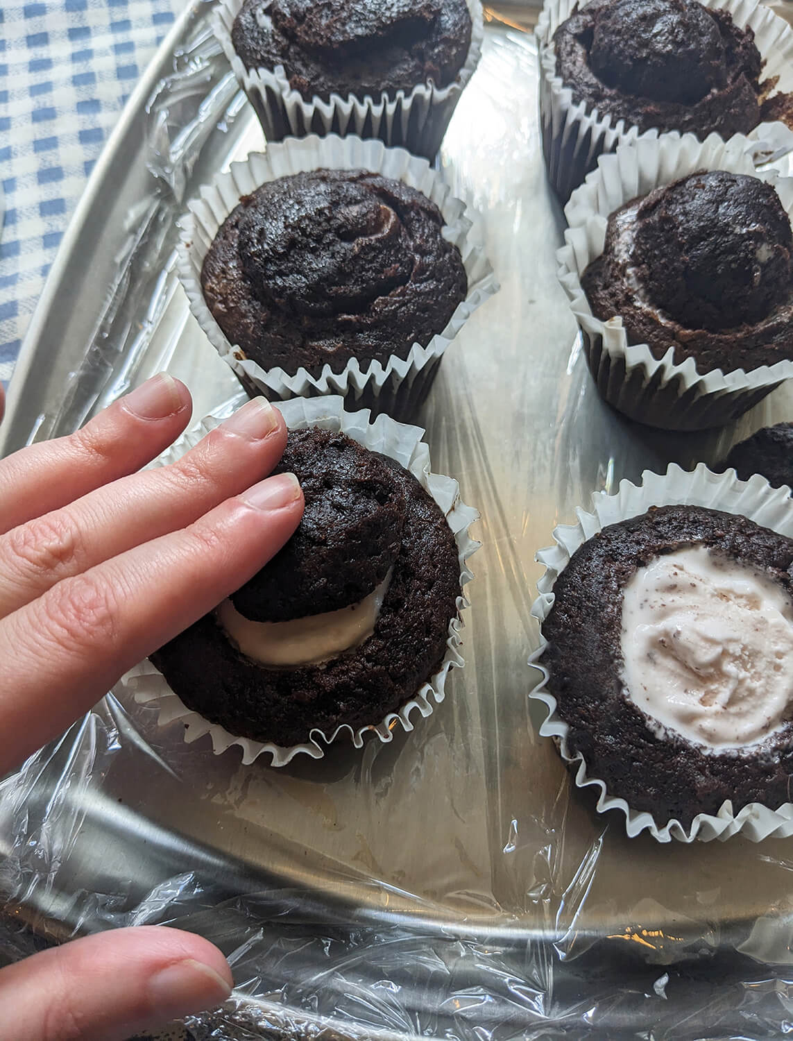 filling cupcakes with ice cream
